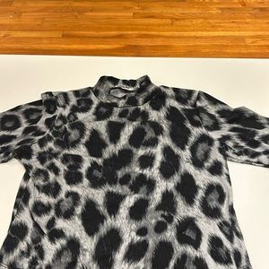 Leopard print long sleeve crop top